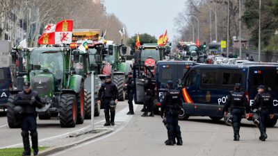 Фото: Протесты фермеров в Польше. (OSCAR DEL POZO/AFP via Getty Images) 

