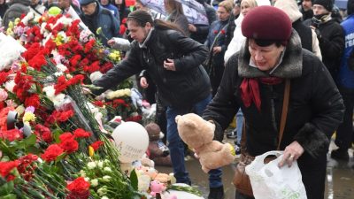 Фото: День траура в Красногорске, где произошёл теракт в «Крокус сити холле», 24 марта 2024 года. (OLGA MALTSEVA/AFP via Getty Images) 
