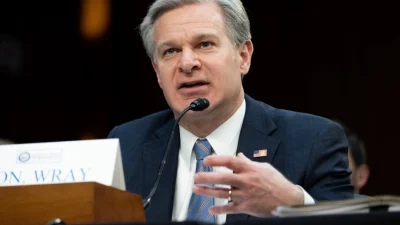 Директор ФБР США Кристофер Рэй на слушаниях в Специальном комитете Сената по разведке, посвящённых «Ежегодной оценке мировых угроз», 11 марта 2024 года. (Saul Loeb/AFP via Getty Images)