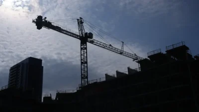 23 февраля 2023 года в Торонто строится новый жилой комплекс. (The Canadian Press/Chris Young)