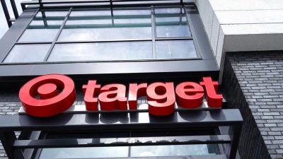 Магазин Target, который планируют закрыть в Окленде, Калифорния, 29 сентября 2023 года. (Justin Sullivan/Getty Images)