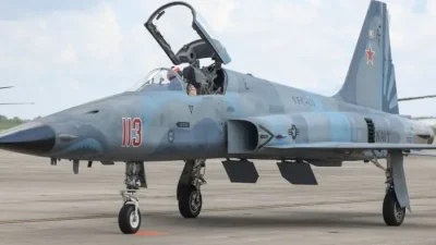 Самолёт F-5N Tiger II, базировавшийся на военно-морской авиабазе Ки-Уэст, Флорида, 11 сентября 2019 года. (Toiete Jackson/U.S. Navy photo)