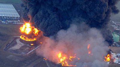 Пожар на нефтяном складе. (Hertfordshire Police via Getty Images)