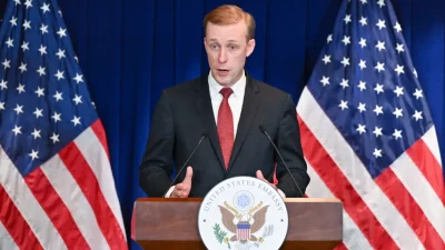 Советник по национальной безопасности США Джейк Салливан выступает на пресс-конференции в посольстве США в Пекине 29 августа 2024 года. (ADEK BERRY/AFP via Getty Images)