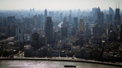 Вид на городской пейзаж и реку Хуанпу в Шанхае 24 февраля 2022 года. (Aly Song/File Photo/ Reuters)