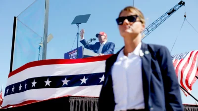 Дональд Трамп выступает на митинге в Аэро центре Уилмингтон в Уилмингтоне, Северная Каролина, 21 сентября 2024 года. (Anna Moneymaker/Getty Images)