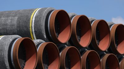 Фото: Секции труб для газопровода. (Sean Gallup/Getty Images) 

