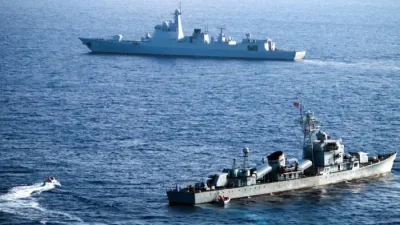 Корабли китайского флота участвуют в учениях на Парасельских островах в Южно-Китайском море 5 мая 2016 года. (Ben Dooley, STR/AFP via Getty 