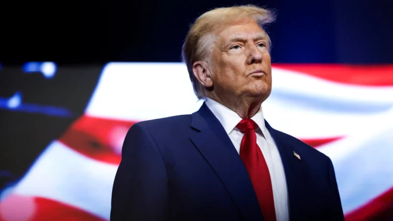 Трамп опережает Харрис на 2% в национальном опросе Дональд Трамп в часовне Христа в Зебулоне, штат Джорджия, 23 октября 2024 года. (Anna Moneymaker/Getty Images)