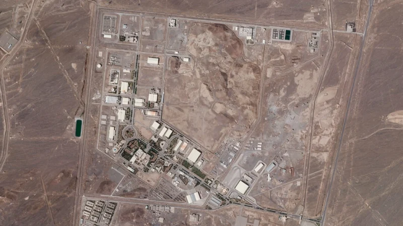 На спутниковом снимке Planet Labs Inc., сделанном 14 апреля 2021 года, виден иранский ядерный объект в Натанзе. (Planet Labs via AP)