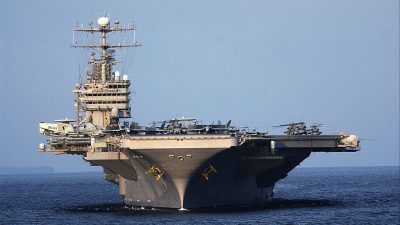 Фото: Авианосец США Abraham Lincoln. (Gabriel R. Piper/U.S. Navy via Getty Images) 
