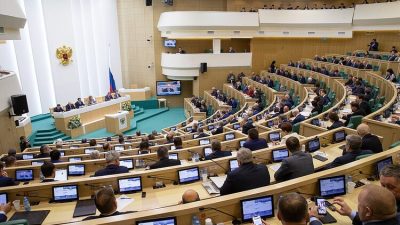 Заседание Совета Федерации. (council.gov.ru/ru.wikipedia.org/CC BY 4.0) 
