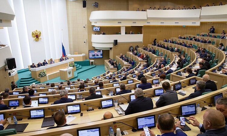 Заседание Совета Федерации. (council.gov.ru/ru.wikipedia.org/CC BY 4.0) 
