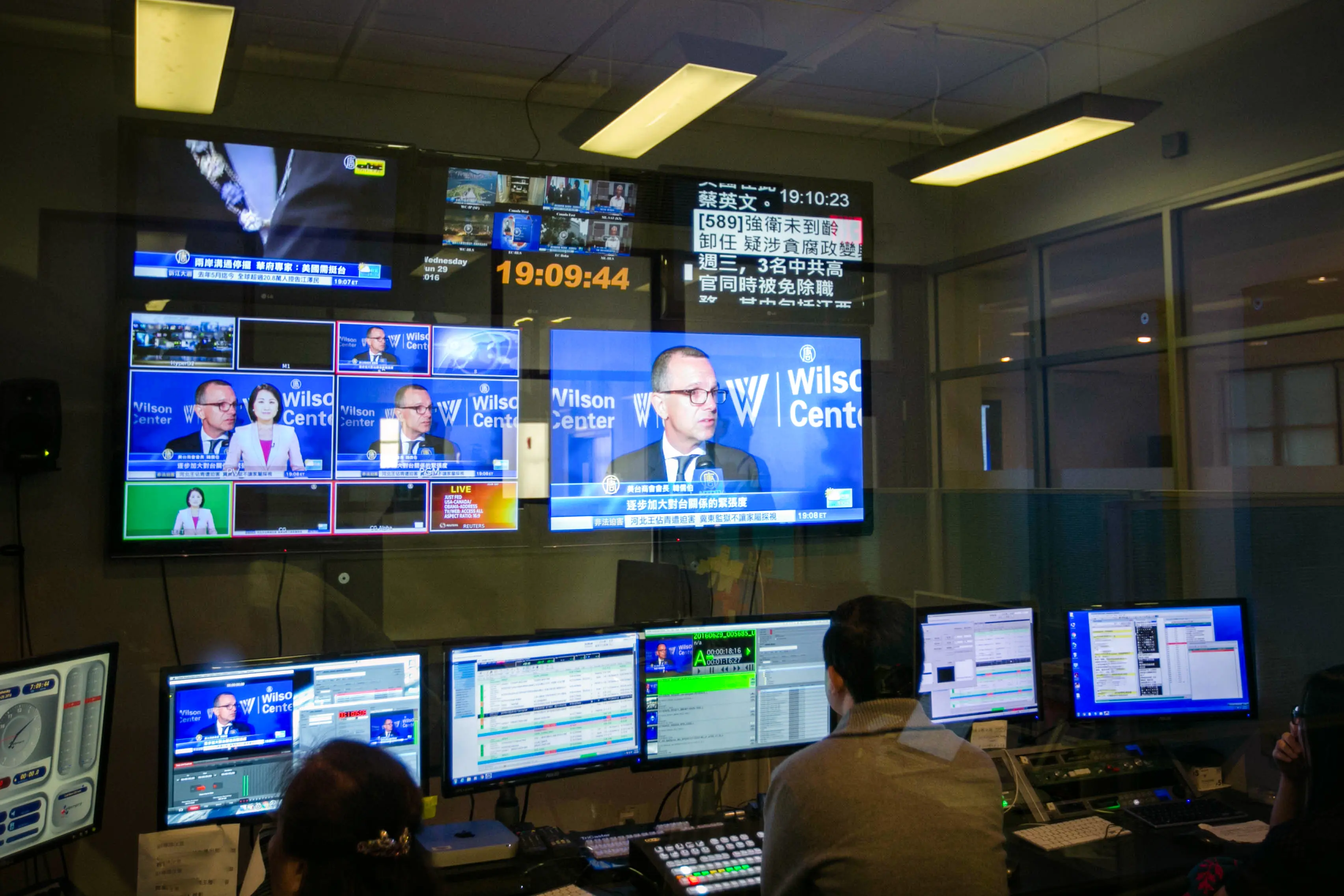 Пульт управления телевизионной станцией NTD Television Network, одного из СМИ, на которое нацелилась компартия Китая, в штаб-квартире в Нью-Йорке, архивное фото. (The Epoch Times)
