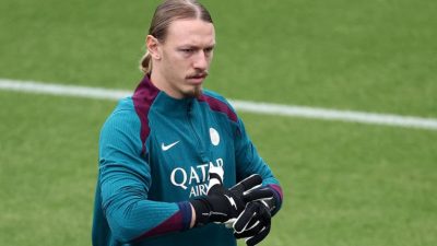 Вратарь ПСЖ Матвей Сафонов.  (FRANCK FIFE/AFP via Getty Images)