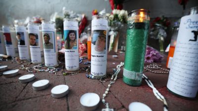 Мемориал в память о погибших на Бурбон-стрит, 3 января 2025 года, Новый Орлеан, штат Луизиана. (Chris Graythen/Getty Images) 
