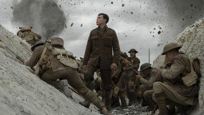 Сцена из фильма «1917». В центре сюжета — двое британских солдат, которым поручено доставить важное сообщение во время Первой мировой войны. (MovieStillsDB)