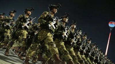 Солдаты участвуют в военном параде в честь 70-й годовщины перемирия в Корейской войне в Пхеньяне, Северная Корея, 27 июля 2023 года. (KCNA via Reuters)