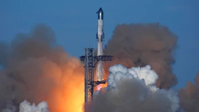 Ракета SpaceX развалилась на части во время испытательного полёта
