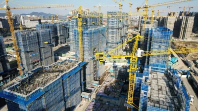 Эксперты: Сектору недвижимости Китая грозит «полный крах»