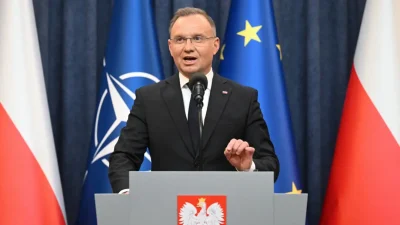 Президент Польши Анджей Дуда выступает на пресс-конференции после переговоров с министром обороны США в Президентском дворце в Варшаве 14 февраля 2025 года. (Sergei Gapon/AFP via Getty Images)