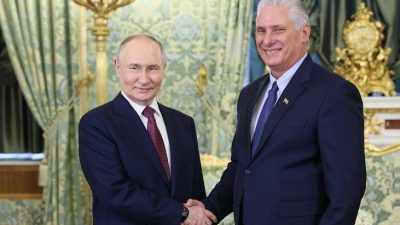 Встреча президента России Владимира Путина с президентом Кубы Мигелем Диас-Канелем в Кремле, Москва, 7 мая 2025 года. (MIKHAIL METZEL/POOL/AFP via Getty Images)