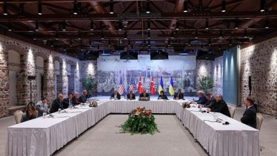 Трёхсторонняя встреча делегаций Украины, США и России на переговорах в Стамбуле, дворец Долмабахче, 16 мая 2025 года, Турция. (Arda Kucukkaya/Turkish Foreign Ministry via Getty Images)