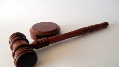 Суд. Закон.  (pxhere.com/ССО)