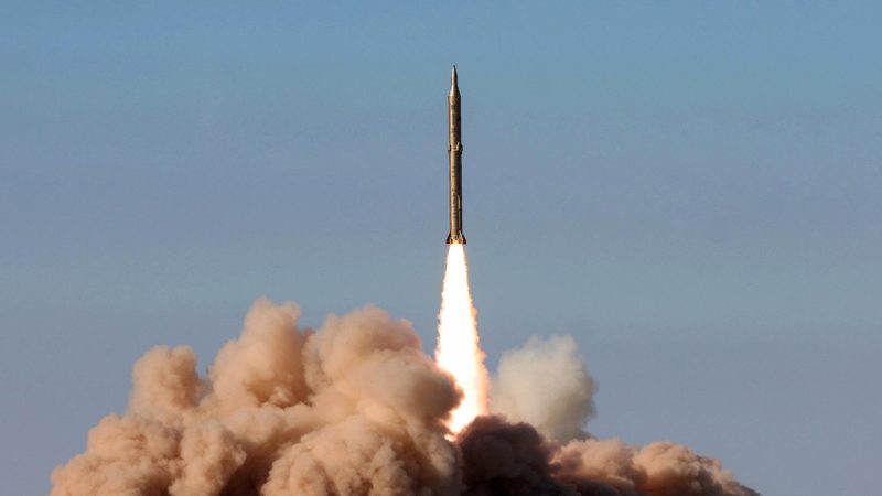 Запуск ракеты в неизвестном месте в Иране 12 ноября 2008 года. (-/AFP via Getty Images)