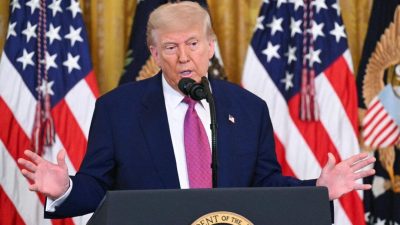 Президент Дональд Трамп в Восточном зале Белого дома 12 июня 2025 года. (Saul Loeb/AFP via Getty Images)