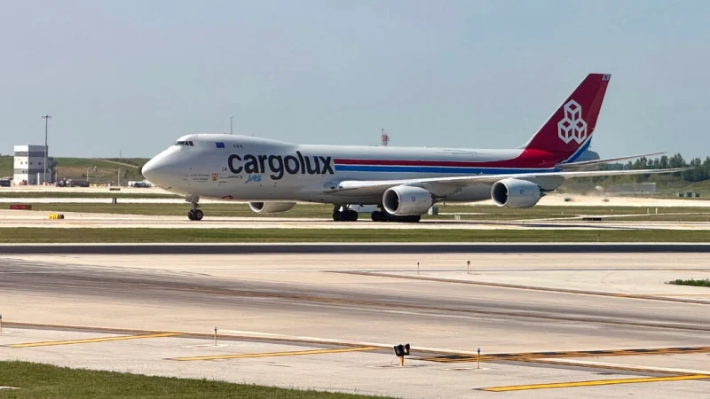 Большой реактивный самолёт Boeing авиакомпании Cargolux на архивном фото. (Daniel Slim/AFP via Getty Images)