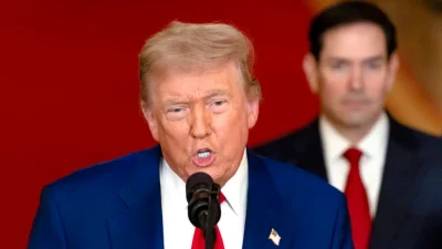 Президент Дональд Трамп обращается к нации из Белого дома 21 июня 2025 года. (Carlos Barria/Pool/AFP via Getty Images)