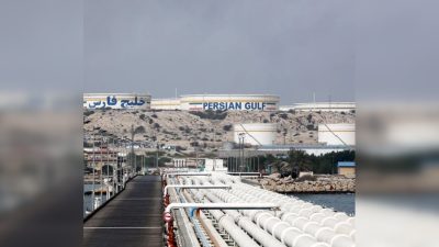 Нефтяной объект на острове Харг в Иране, 12 марта 2017 года, (ATTA KENARE/AFP via Getty Images)