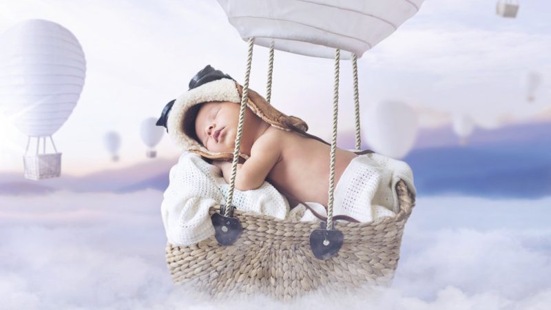 Девочка сказала, что выбрала свою мать, пока ждала в облаках. (conrado via Shutterstock)
