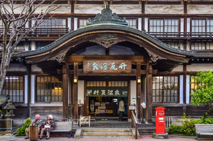 Самая известная баня Беппу, Takegawara Spa, была построена в 1879 году. (Shutterstock)