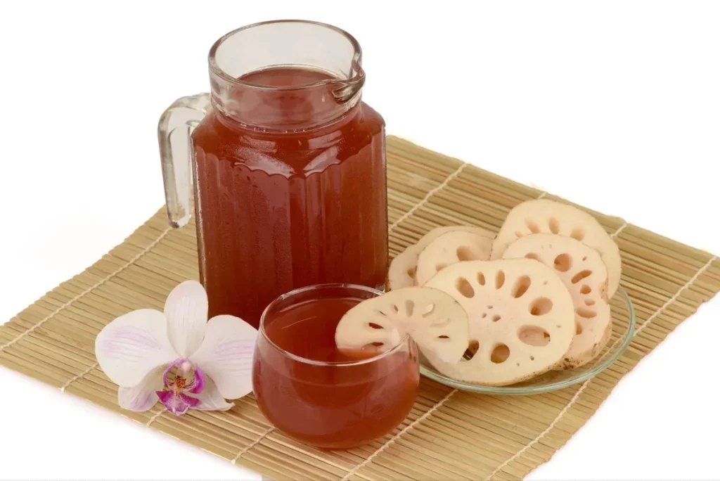 Чай из корня лотоса. (wasanajai/Shutterstock)
