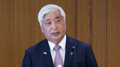 Министр обороны Японии генерал Накатани выступает на совместной пресс-конференции с министром обороны США Питом Хегсетом в Министерстве обороны в Токио 30 марта 2025 года. (Kiyoshi Ota/Pool - Getty Images)
