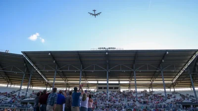 ВВС США: Бомбардировщик B-52 не предупредили о приближении пассажирского самолёта