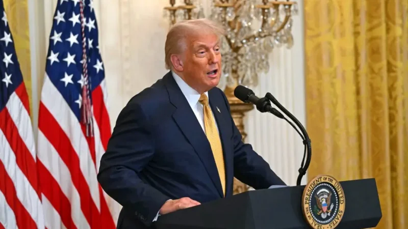 Дональд Трамп выступает с речью во время приёма в Белом доме для членов Конгресса от Республиканской партии 22 июля 2025 года. (Andrew Caballero-Reynolds/AFP via Getty Images)