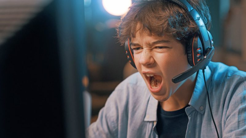 Длительная игра в видеоигры может вызывать агрессивность и импульсивность. (Shutterstock)