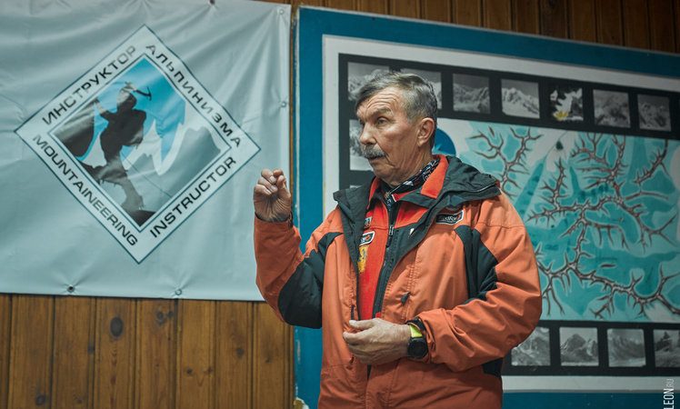 астер спорта по альпинизму Александр Расторгуев. Федерация альпинизма России)