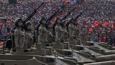 Военный парад в честь 70-летия образования Китайской Народной Республики в 1949 году на площади Тяньаньмэнь в Пекине, Китай, 1 октября 2019 года. (Kevin Frayer/Getty Images)