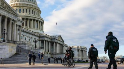 Жители Вашингтона неоднозначно реагируют на захват полиции Трампом