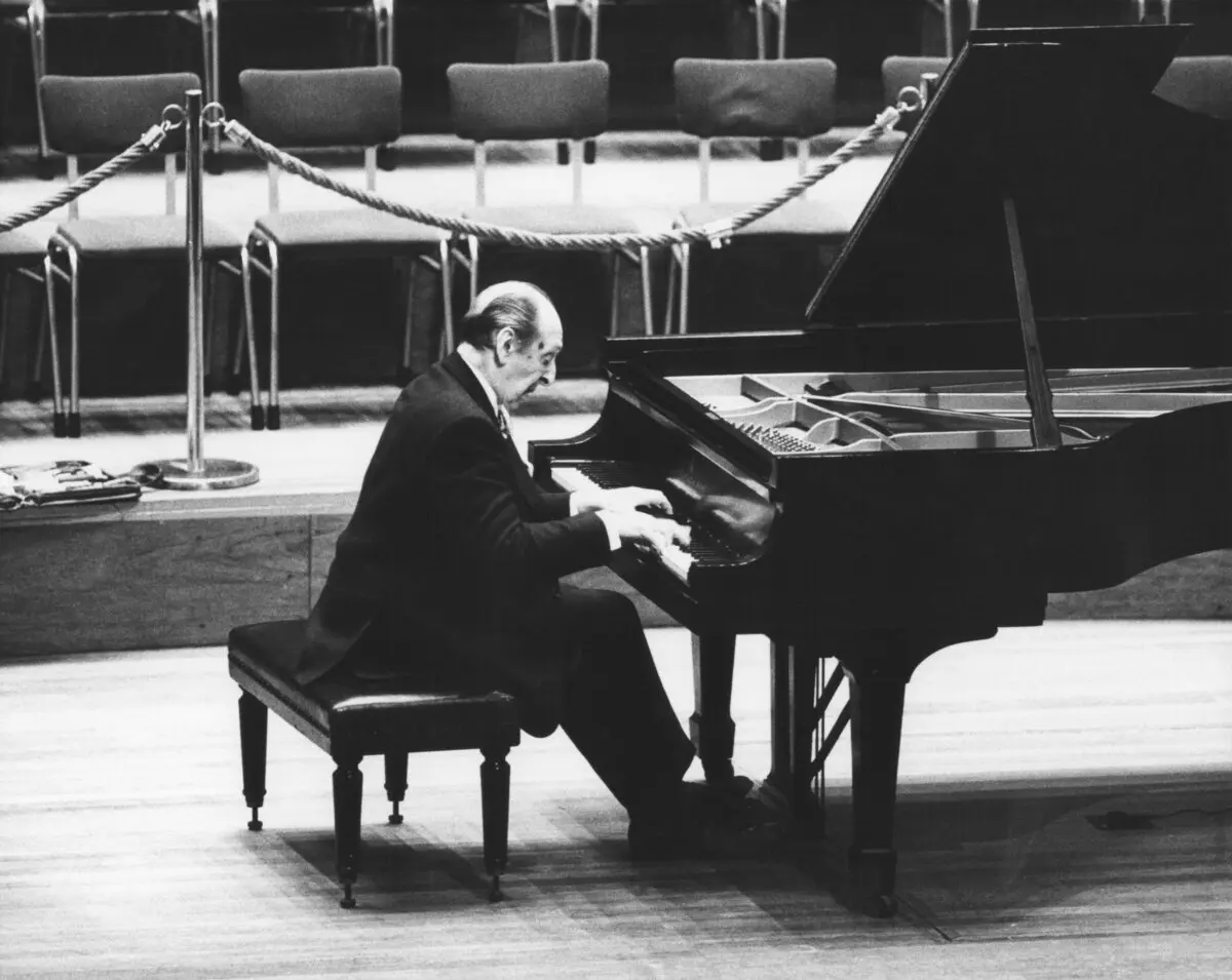 Русский пианист Владимир Горовиц (1904–1989) во время выступления в Амстердамском концертном зале 26 ноября 1986 года. (Staff/AFP via Getty Images)