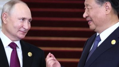 Президент РФ Владимир Путин и лидер КНР Си Цзиньпин. (SERGEI SAVOSTYANOV/POOL/AFP via Getty Images)