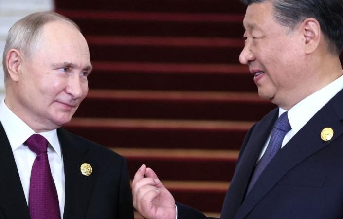 Президент РФ Владимир Путин и лидер КНР Си Цзиньпин. (SERGEI SAVOSTYANOV/POOL/AFP via Getty Images)