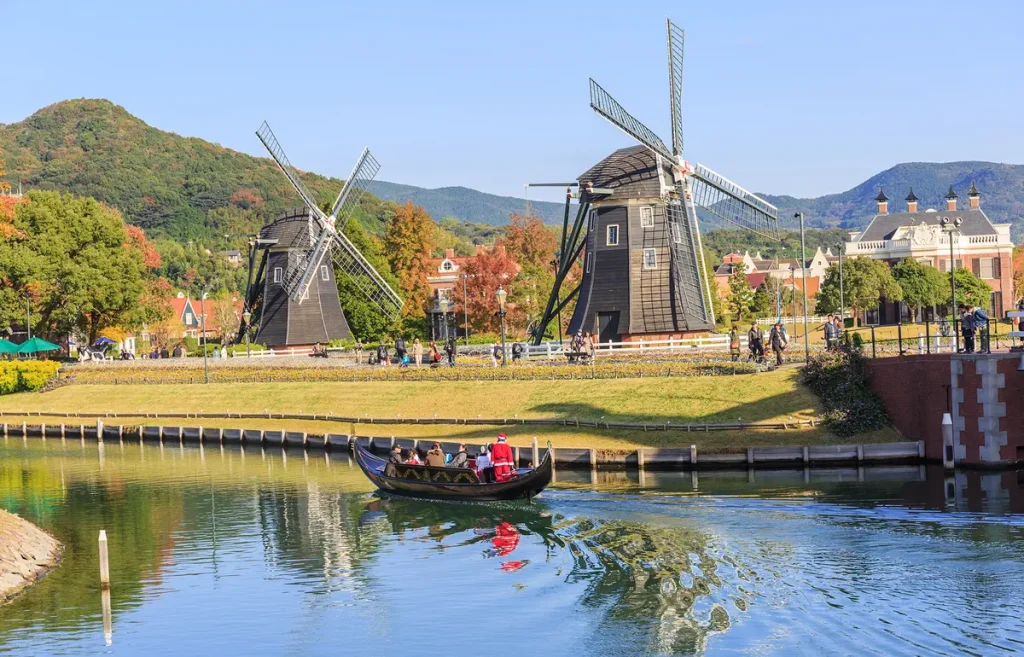 Huis Ten Bosch воссоздает кусочек Нидерландов в Нагасаки, Япония. (jack_photo/Shutterstock)