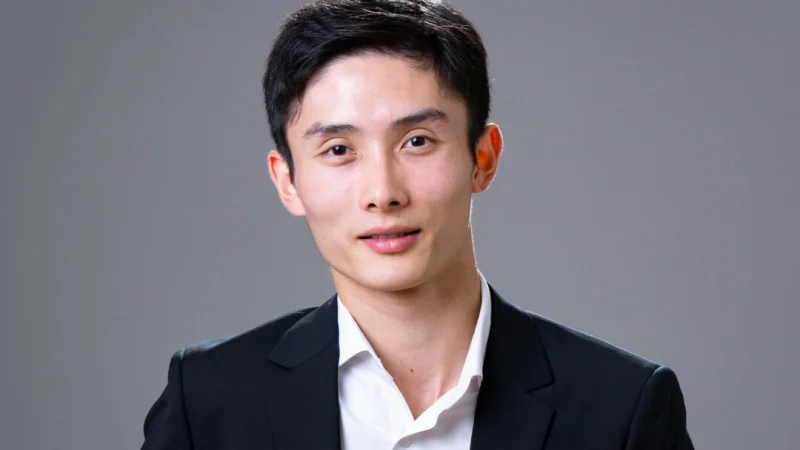 Солист труппы Shen Yun Performing Arts Сунь Хунвэй. (/The Epoch Times)