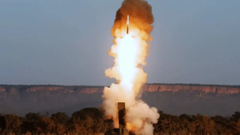 3-я оперативная группа армии США уничтожает морскую цель с помощью SM-6 во время учений Talisman Sabre 25 на Северной территории, Австралия, 16 июля 2025 года. (Sgt. Brian A. Stippey/U.S. Marine Corps)