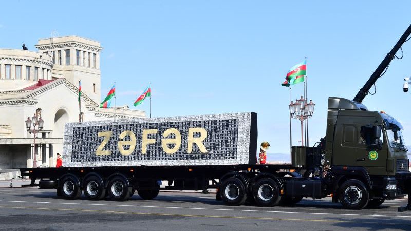 Военный парад Азербайджана в Ханкенди. (Президент Азербайджана Ильхам Алиев/x.com)